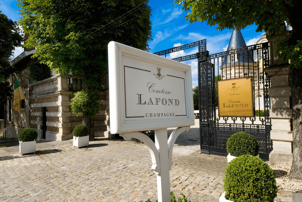 Entrada al castillo de la Comtesse Lafond